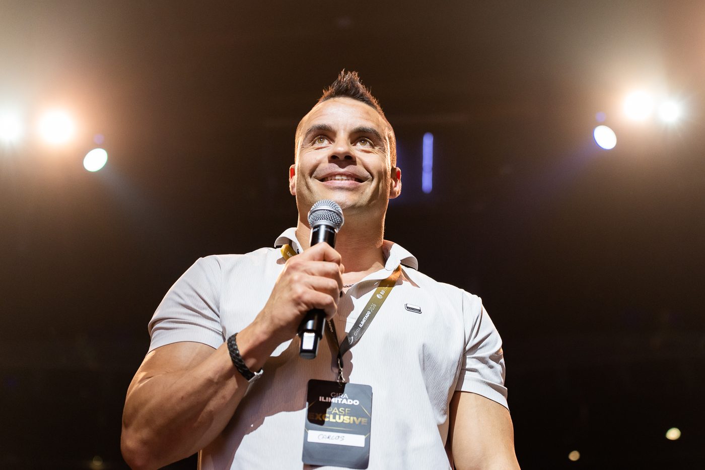 Ponente en el escenario